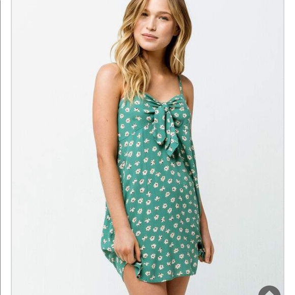 Billabong Dresses & Skirts - NWT Billabong green floral tie front mini dress L